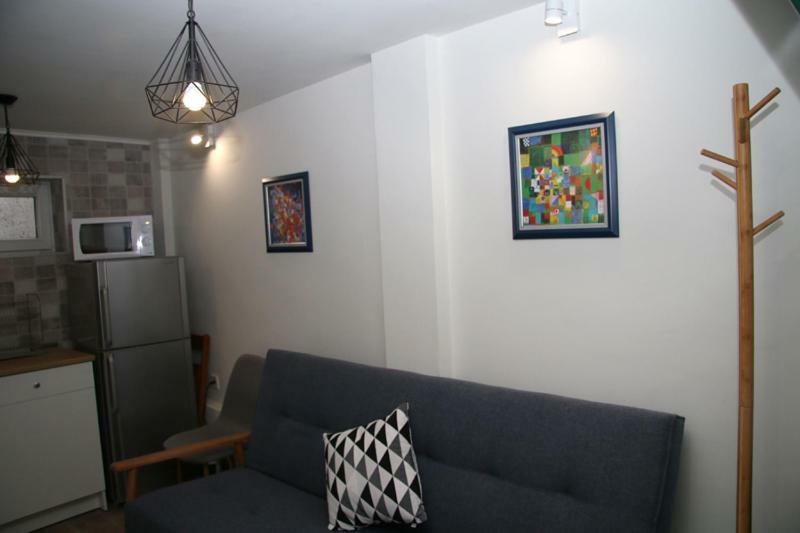Ferienwohnung Charming Studio In The City Center Plowdiw Exterior foto